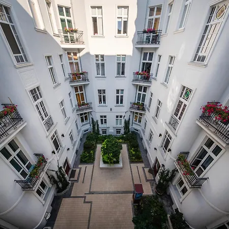 Wolczanska Modern Apartment